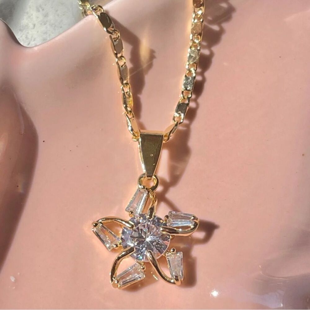 Crystal Star Flower Necklace and Earring Set Sparkle